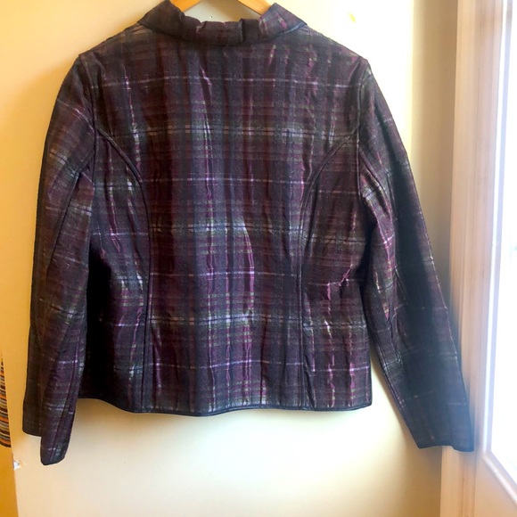Beautiful Chicos jacket worn once size 2 like new without the tags great deal - Picture 2 of 2